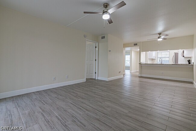 Building Photo - 2562 Kings Lake Blvd