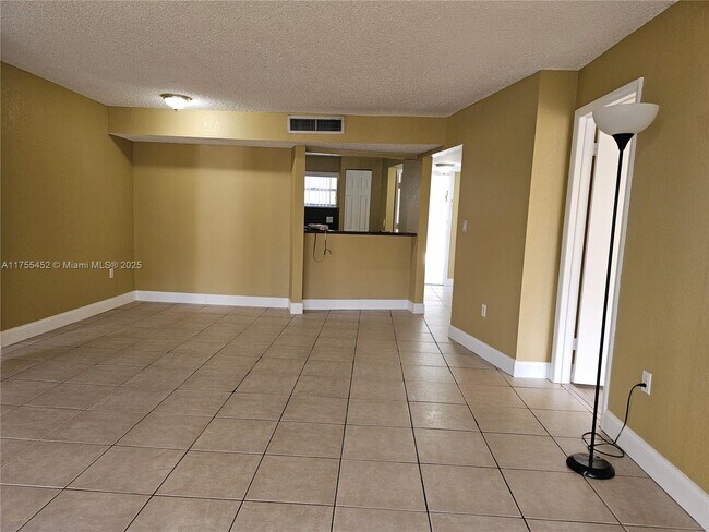 Building Photo - 4235 N University Dr