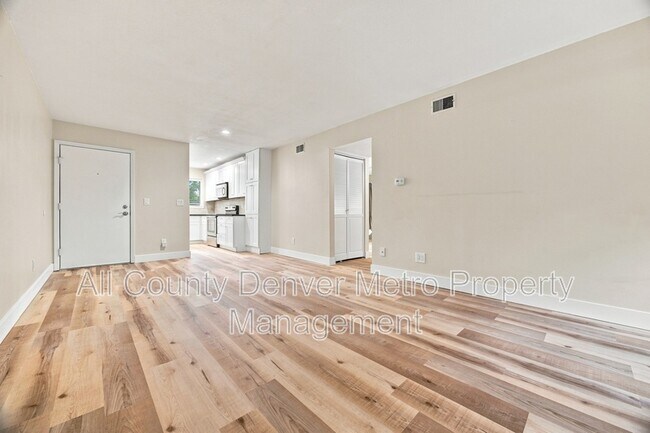 Building Photo - 433 Wright St
