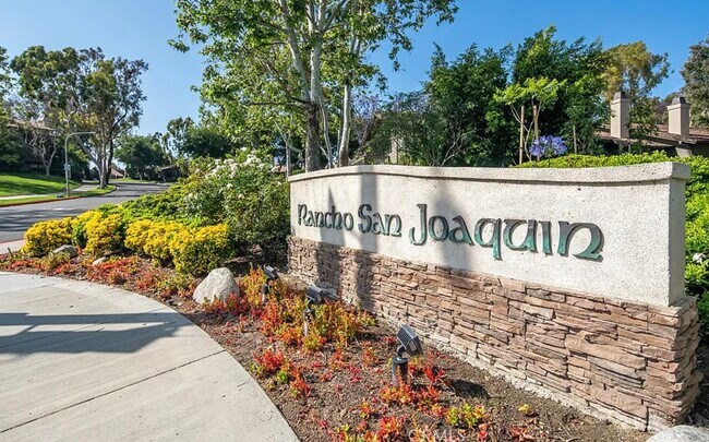 Building Photo - 14 Lago Norte