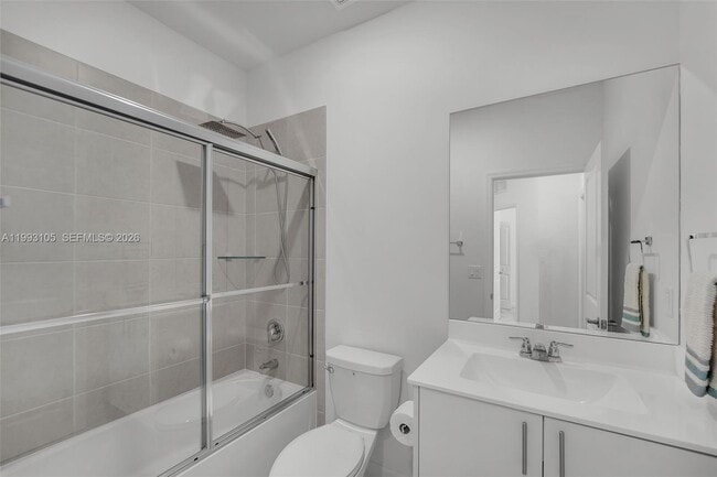 Building Photo - 2425 SE 28th Dr