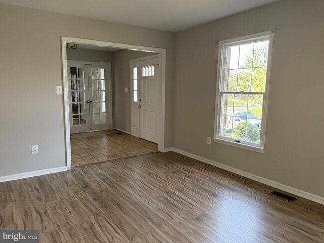 Building Photo - 8659 Bannerwood Dr