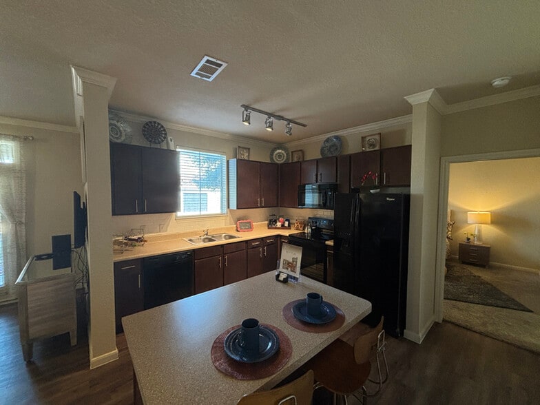 Building Photo - 1811 Medical Pkwy