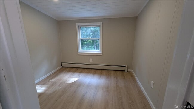 Building Photo - 362 Strawtown Rd