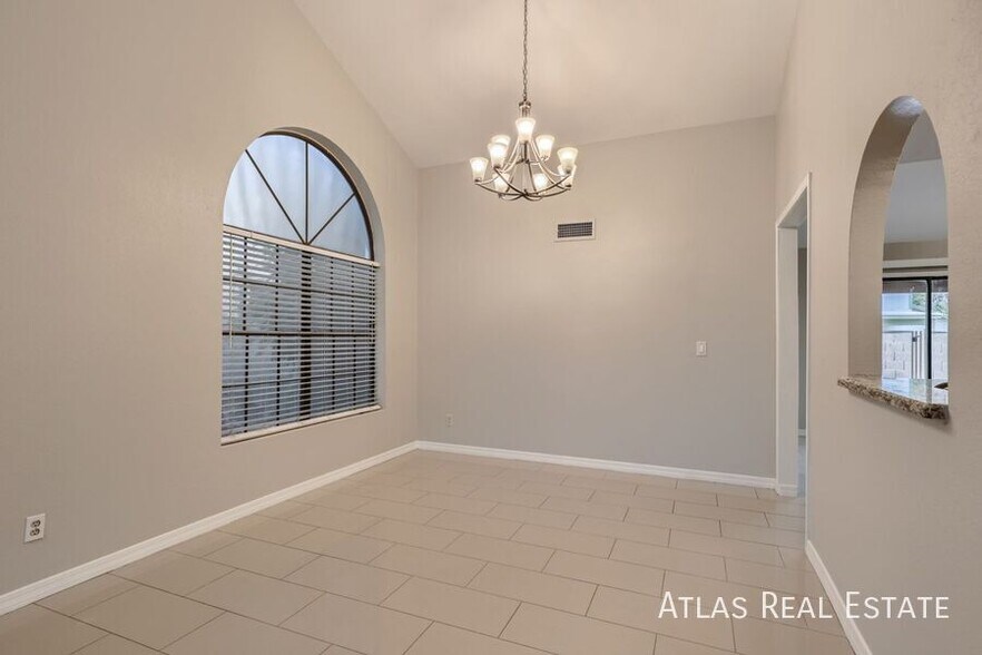 Building Photo - 5337 W Desert Hills Dr