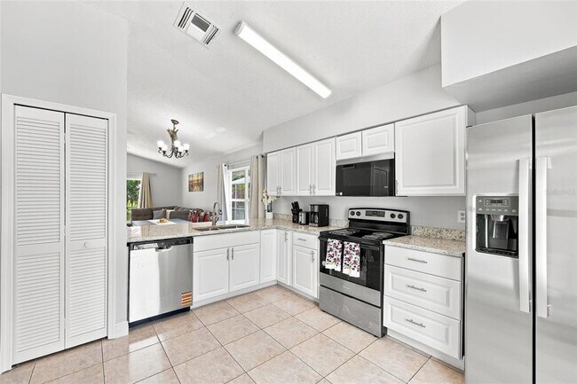 Building Photo - 2537 Chatham Cir