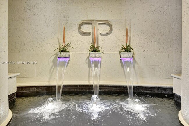 Building Photo - 99 SE Mizner Blvd