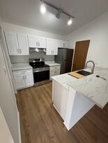 Building Photo - 1347 Cunat Ct