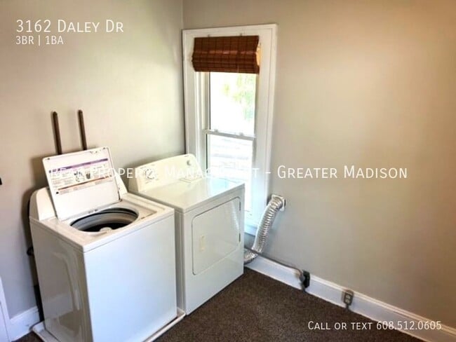 Building Photo - 3162 Daley Dr