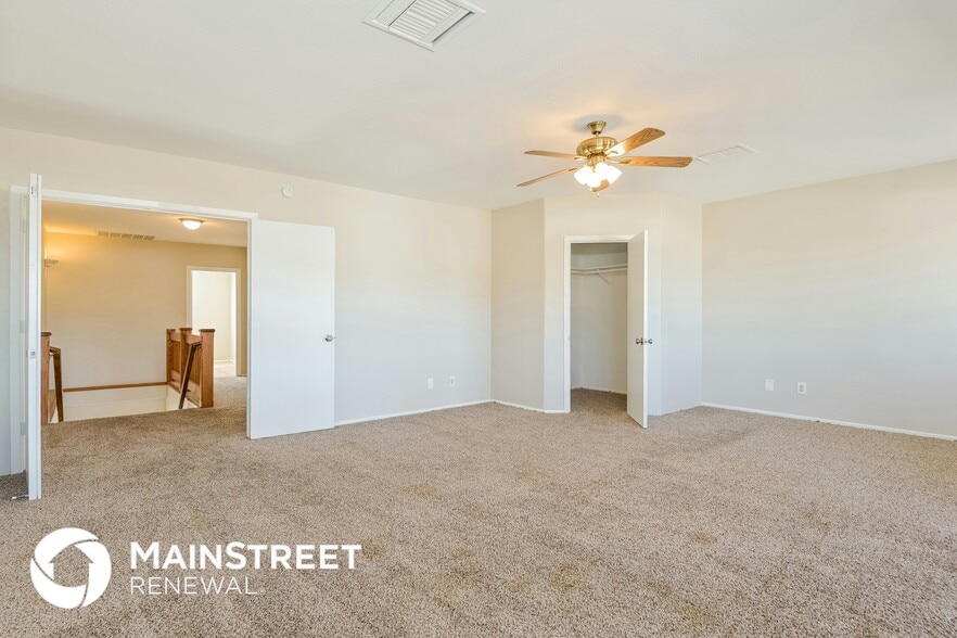 Building Photo - 5828 E Calle Silvosa