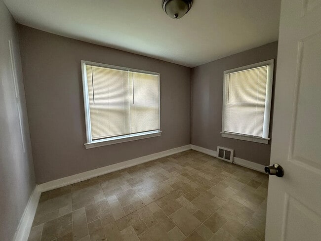 Building Photo - 4167 Isabelle St