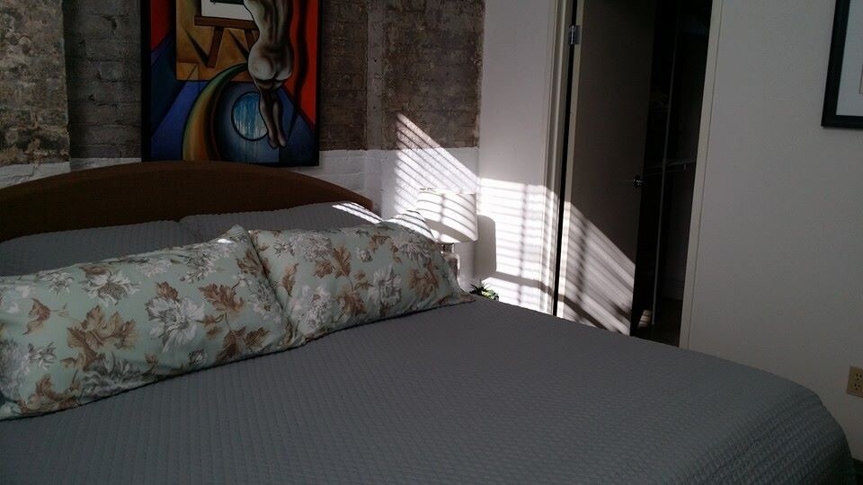 Building Photo - 920 Poeyfarre St