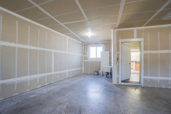 Building Photo - BEAUTIFUL VIEWS of MT. HOOD