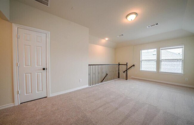 Building Photo - 27986 Clear Pines Dr.