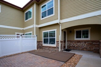 Building Photo - 5020 Cinquefoil Ln