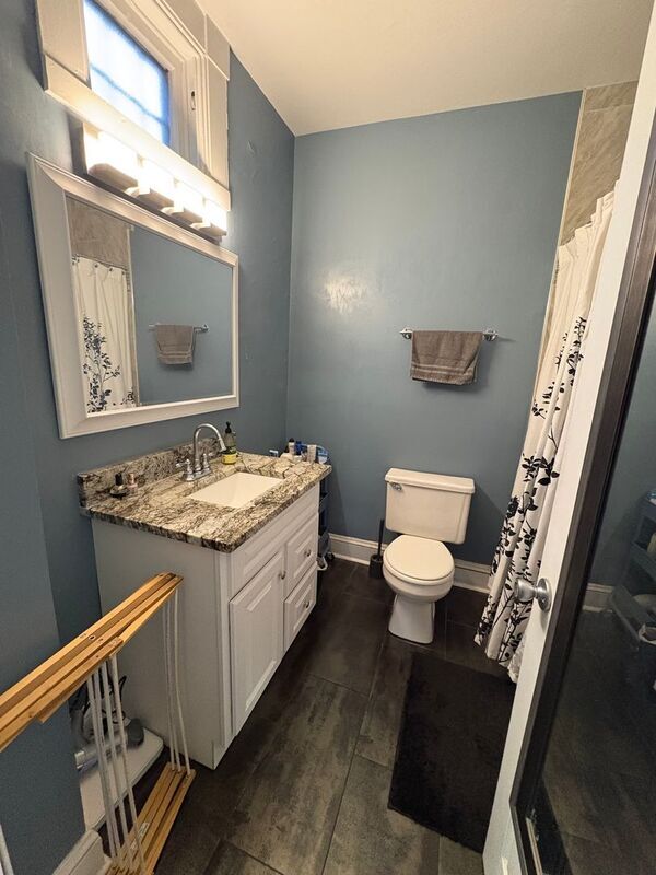 Building Photo - 1118 St Paul St