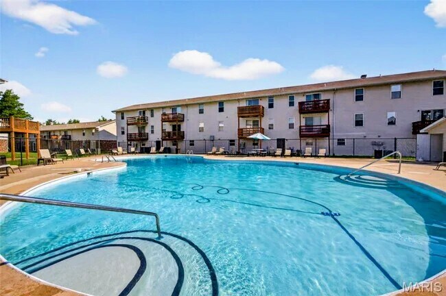 Building Photo - 685 Boca Raton Dr