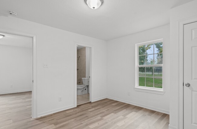 Building Photo - 99 Brownwood Dr