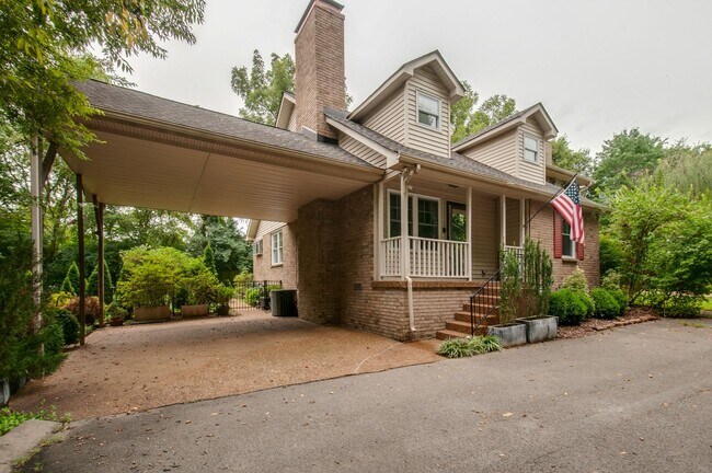 Building Photo - 5535 Thalman Dr