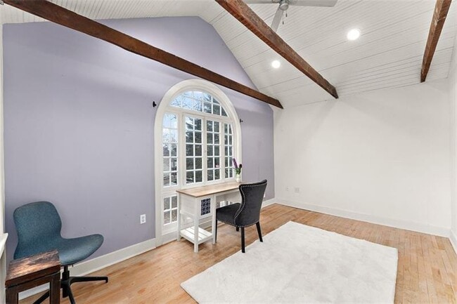 Building Photo - 732 Orchard Terrace