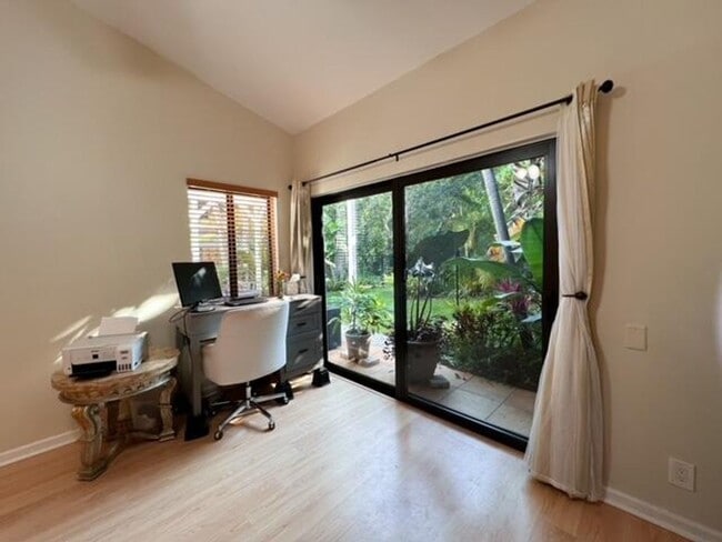 Building Photo - 5500 Fox Hollow Dr