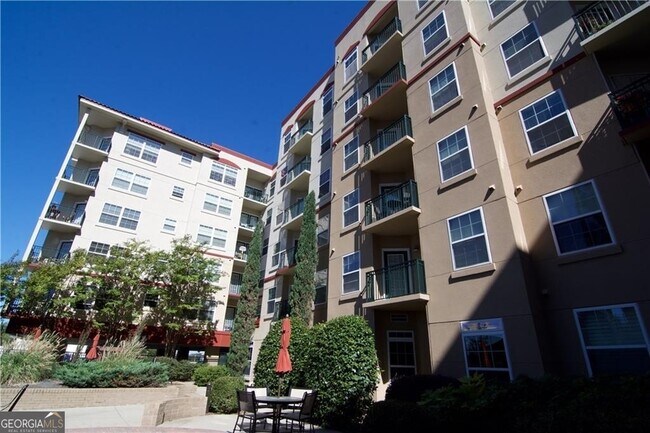 Building Photo - 230 E Ponce de Leon Ave