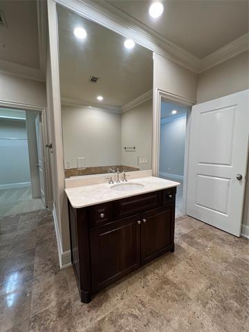 Building Photo - 6515 Bandera Ave