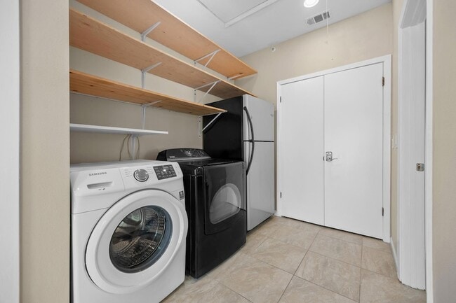 Building Photo - 11532 Spicewood Pkwy