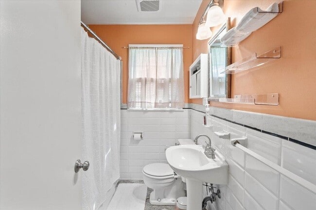 Building Photo - 5081 Rich Rd