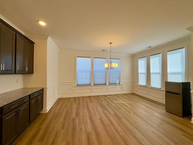 Building Photo - 2550 Frg Vlg Wy