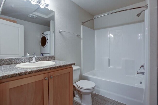 Building Photo - 245 SE 146th Ave