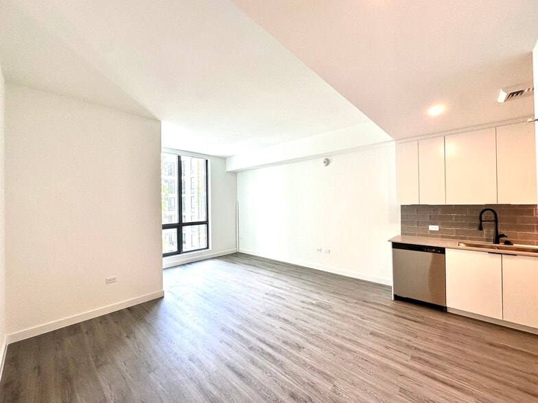 Primary Photo - 1900 NW 1st Pl