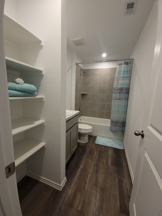 Building Photo - Magnolia