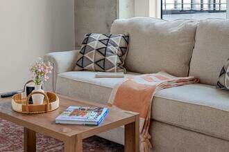 Building Photo - 617 N 12th St