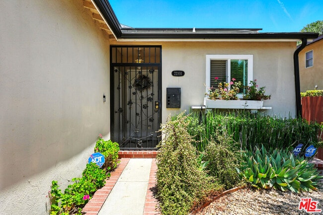 Building Photo - 22101 Buenaventura St