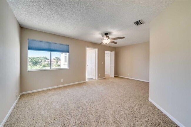 Building Photo - 558 Stonemont Dr