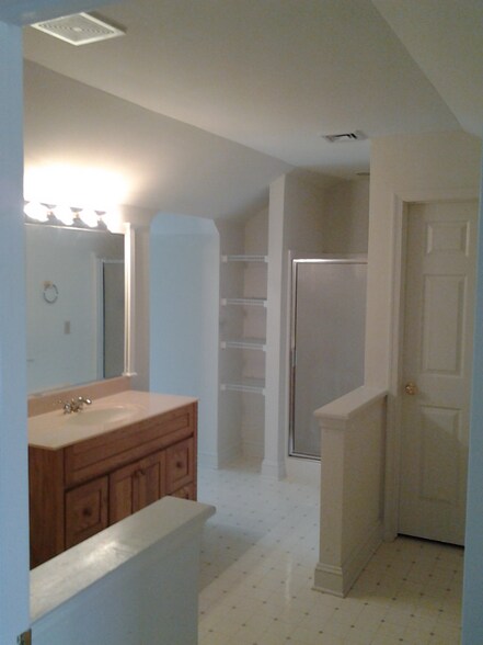 Building Photo - 2769 West Blvd