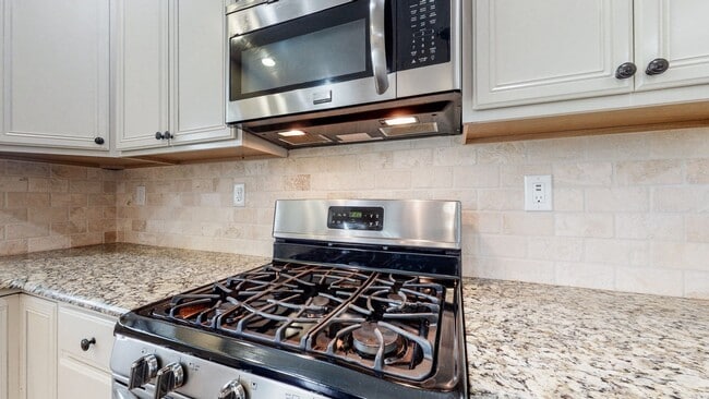 Building Photo - 802 Urton Woods Way