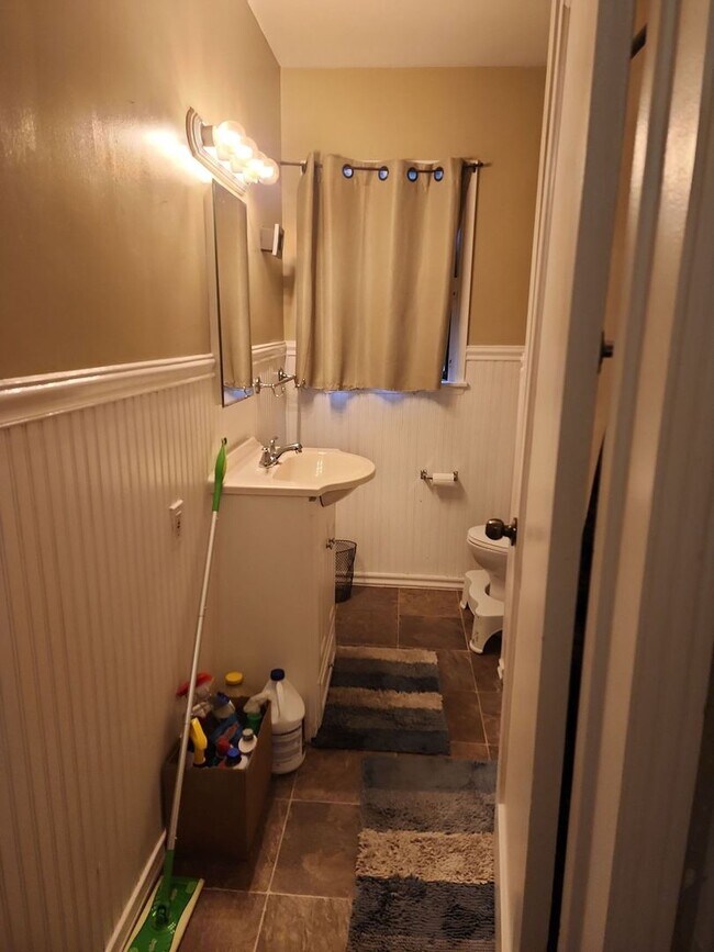 Building Photo - 156 N 1150 W