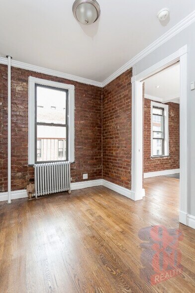 Building Photo - 416 E 13th St