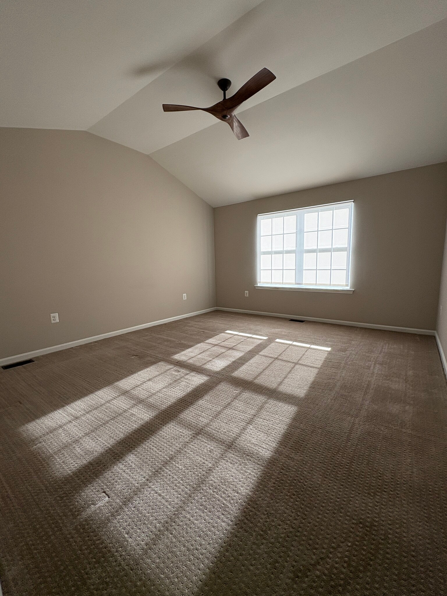 Building Photo - 906 Blue Meadow Dr
