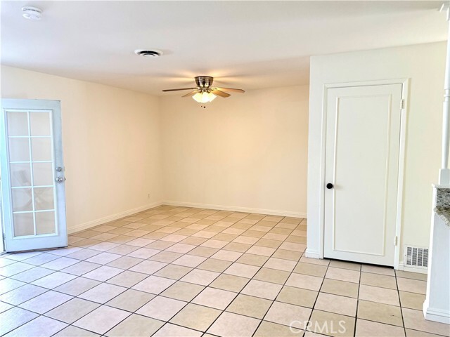 Building Photo - 684 E Lee Pl