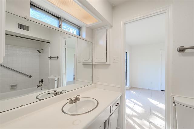 Building Photo - 3325 Shady Hollow Ln