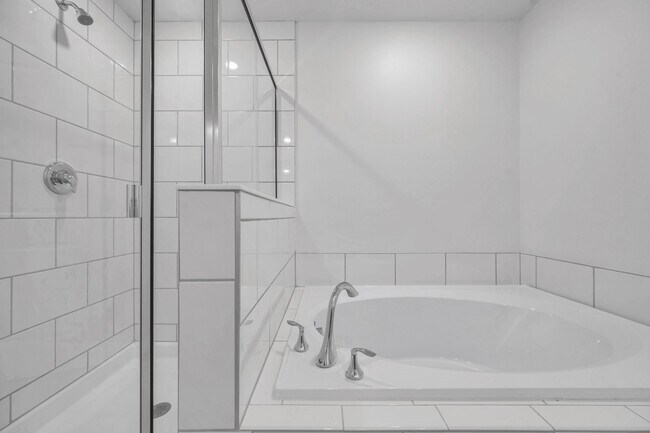 Building Photo - 9304 Bonita Mar Dr