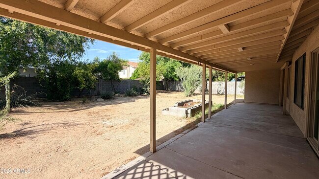 Building Photo - 1559 E Whitten St