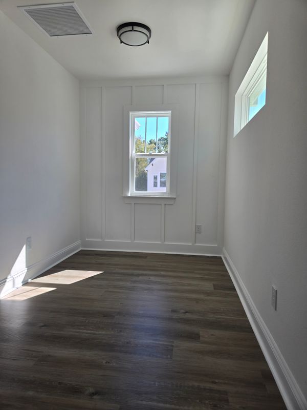 Building Photo - 5684 Native Oak Dr