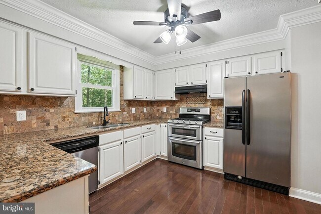 Building Photo - 11109 Ravine Dr