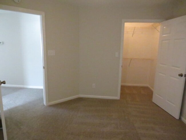 Building Photo - 2 BR, 1 BA Condo Military HWY & Indian Riv...