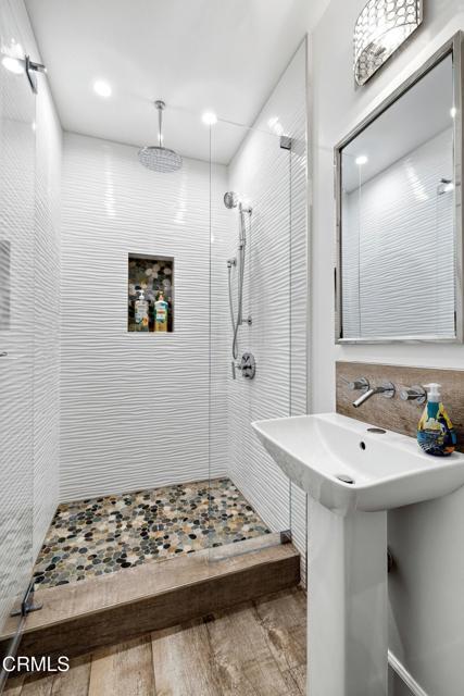 Building Photo - 3373 Ocean Dr