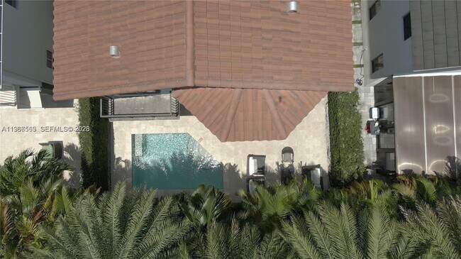 Building Photo - 10560 NW 69th Terrace